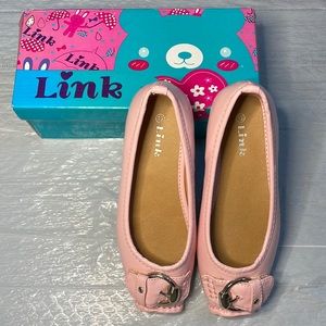 Selling Pink Kids shoes size 1!